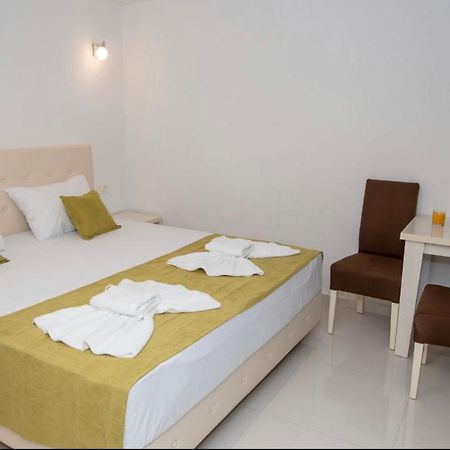 Apartmani Nela Сутоморе Экстерьер фото