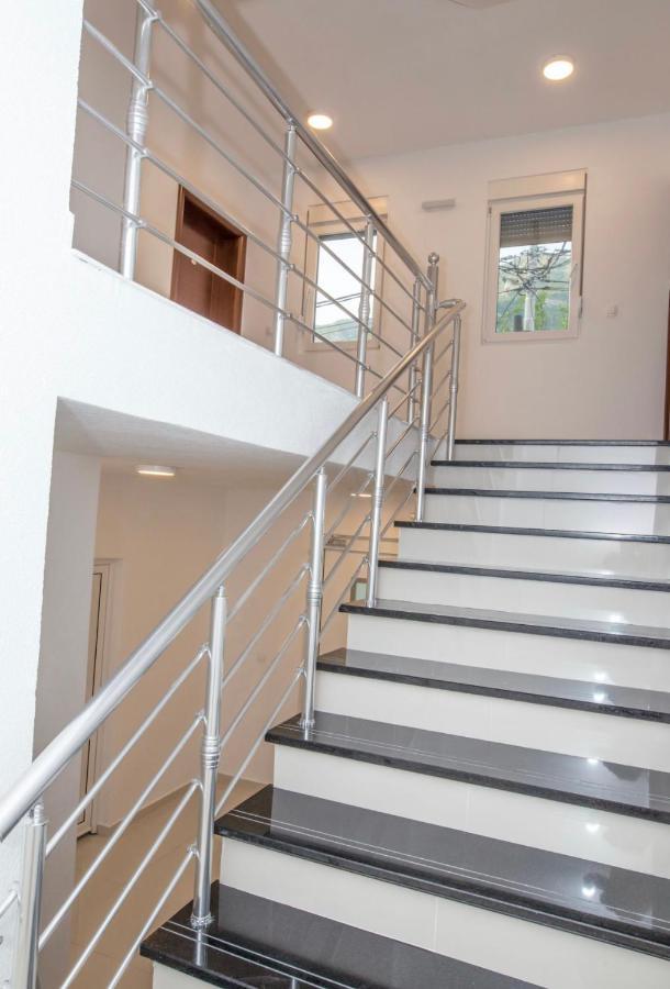 Apartmani Nela Сутоморе Экстерьер фото