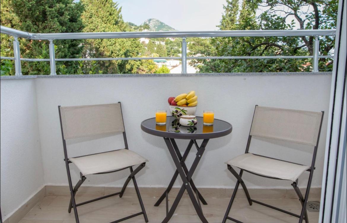 Apartmani Nela Сутоморе Экстерьер фото