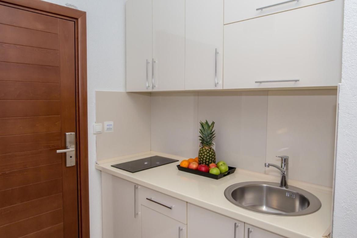 Apartmani Nela Сутоморе Экстерьер фото