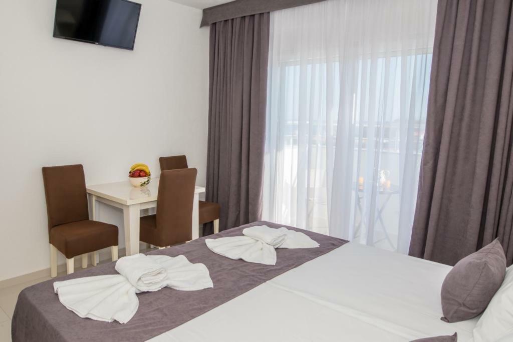 Apartmani Nela Сутоморе Экстерьер фото