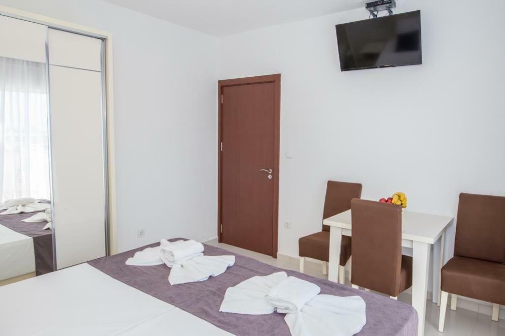 Apartmani Nela Сутоморе Экстерьер фото